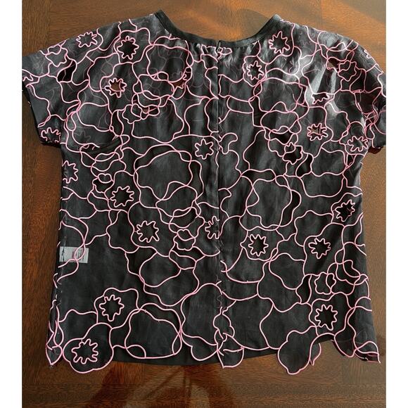 Diane von Furstenberg Sheer Silk Black & Pink Short Sleeve Size 4 Blouse Top - Picture 2 of 9